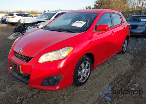 2010 Toyota Matrix z USA, uszkodzony, nr VIN 2T1KU4EE3AC380984